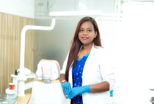 Dr. Priti Prakash | MDS Prosthodontist & Implantologist | Excellence Dental & Cosmetic Studio