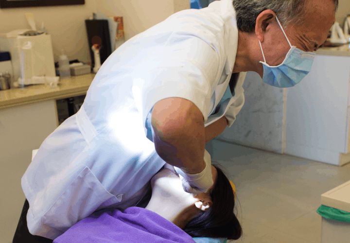 Dentist in Noida