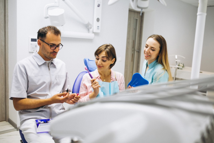 Dentist in Sector 77 Noida